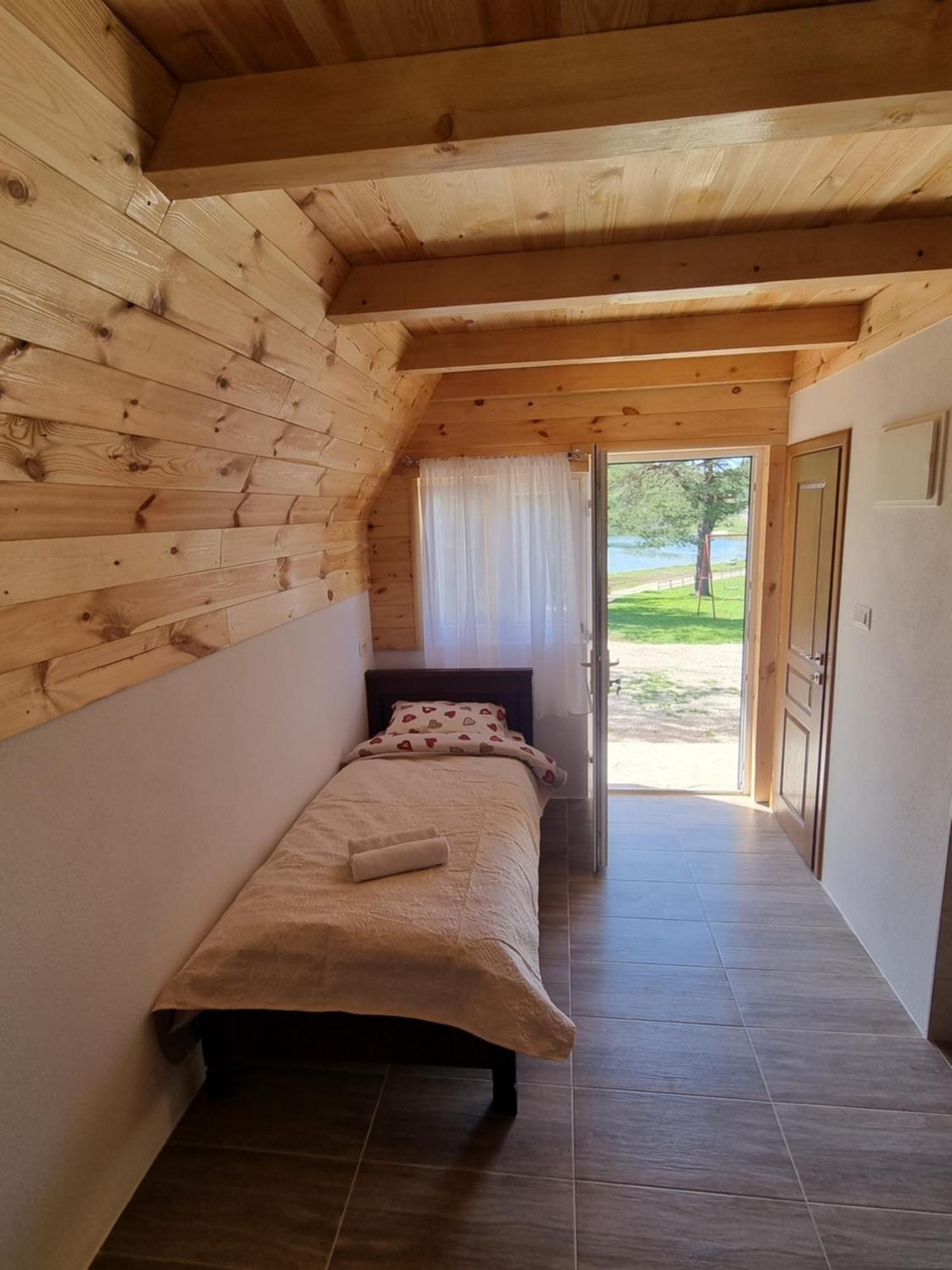 Apartmani Jezero جابلياك الغرفة الصورة